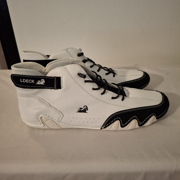 LDECK Men's Slip In Athletic Shoes Black and White With Bungi Laces - Picture 1 of 5